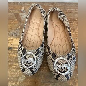 Coach Bailey Ballet Flats Beige Brown Snakeskin Metal Logo Women’s Sz 7.5 B